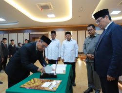 Rektor UIN Ar-Raniry Lantik Sekretaris Dewas BLU hingga Ketua Prodi. 