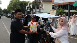 Kejari Banda Aceh Gelar Yasinan dan Bagikan Sembako Kepada Masyarakat.