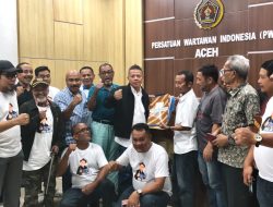 Balon Ketua PWI Aceh Sayuti Achmad Serahkan Bukti Dukungan dari 15 Kabupaten/Kota Se Aceh.