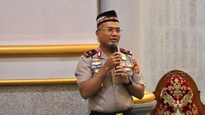 Wakapolda Aceh Sampaikan Pesan Kamtibmas saat Subuh Keliling di Masjid Oman. 